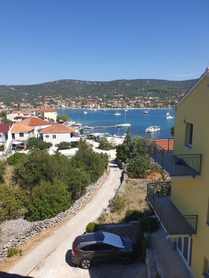 Apartments Zdenka Vinišće Esterno foto