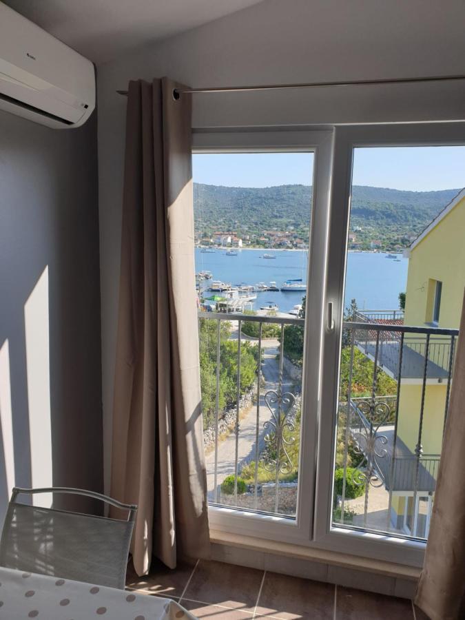 Apartments Zdenka Vinišće Esterno foto