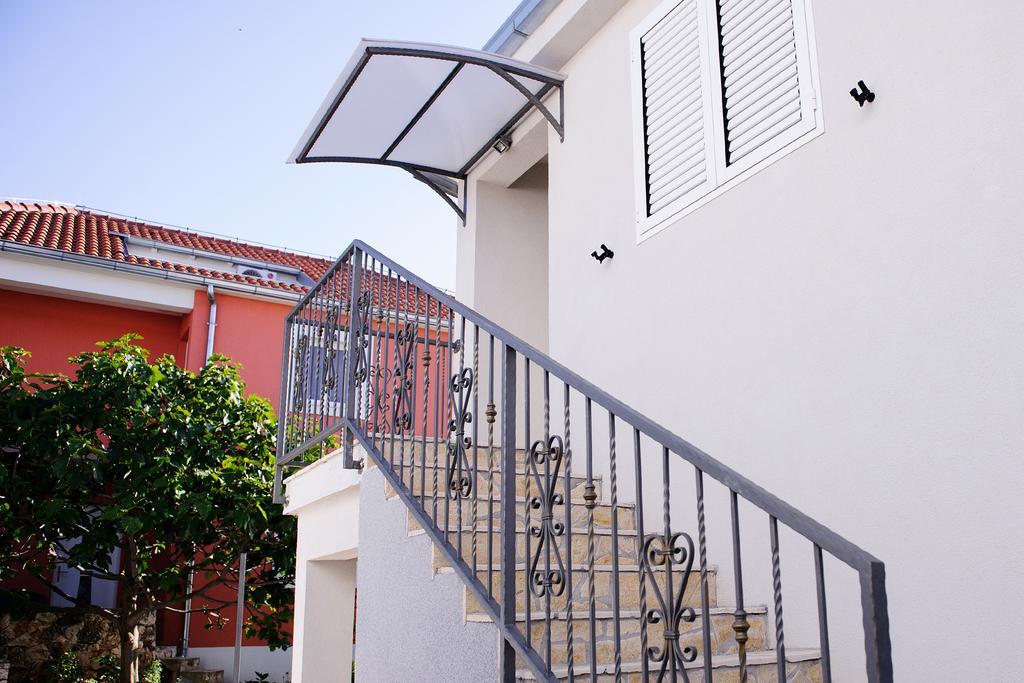 Apartments Zdenka Vinišće Esterno foto