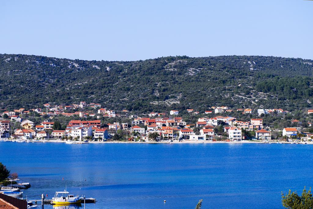 Apartments Zdenka Vinišće Esterno foto
